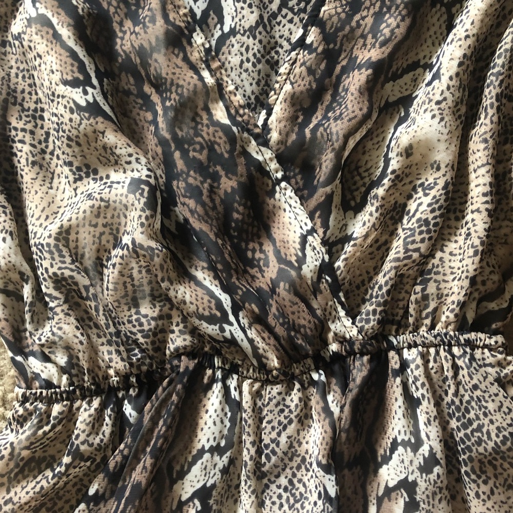 SNAKE SKIN ROMPER 🐍🖤 - Picture 5 of 8